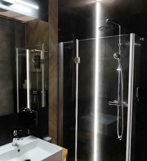 اتاق راحتی سه تخته, Domek U Kowala