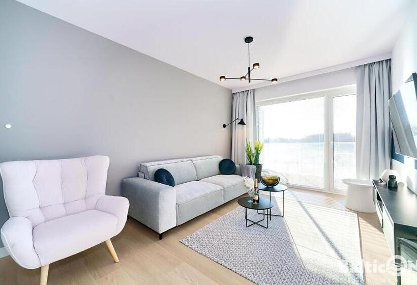 آپارتمان 1 خوابه با چشم‌انداز استخر, Faro Apartamenty Polanki Aqua