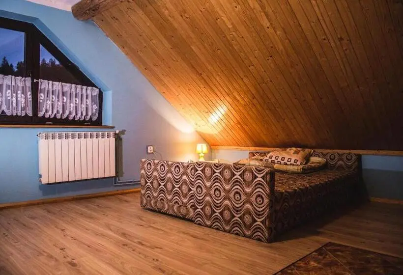 Standard Kolmen Hengen Huone, Agroturystyka Uduraja