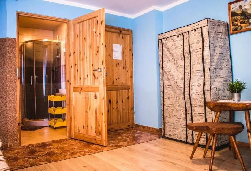 Standard Kolmen Hengen Huone, Agroturystyka Uduraja