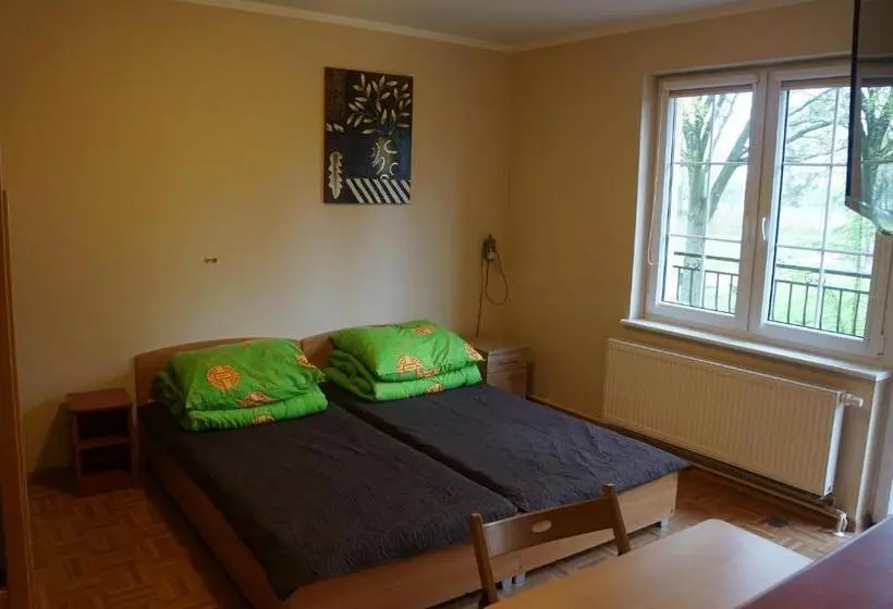スタンダード4人部屋, Gospodarstwo Agroturystyczne ,, Pod Dębem