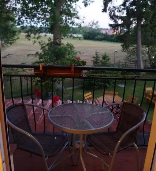 スタンダード4人部屋, Gospodarstwo Agroturystyczne ,, Pod Dębem