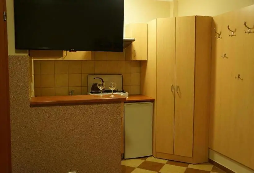 スタンダード4人部屋, Gospodarstwo Agroturystyczne ,, Pod Dębem