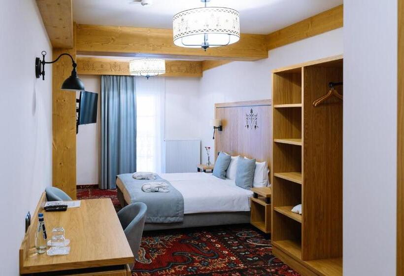 Номер Стандарт с Балконом, Maria & Spa