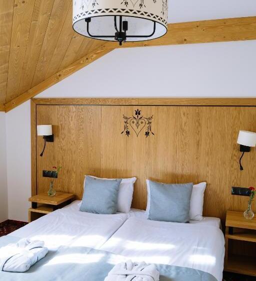 Четырехместный Номер Стандарт, Maria & Spa