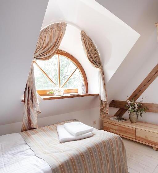 חדר סטנדרט, Pałac W Dębinie