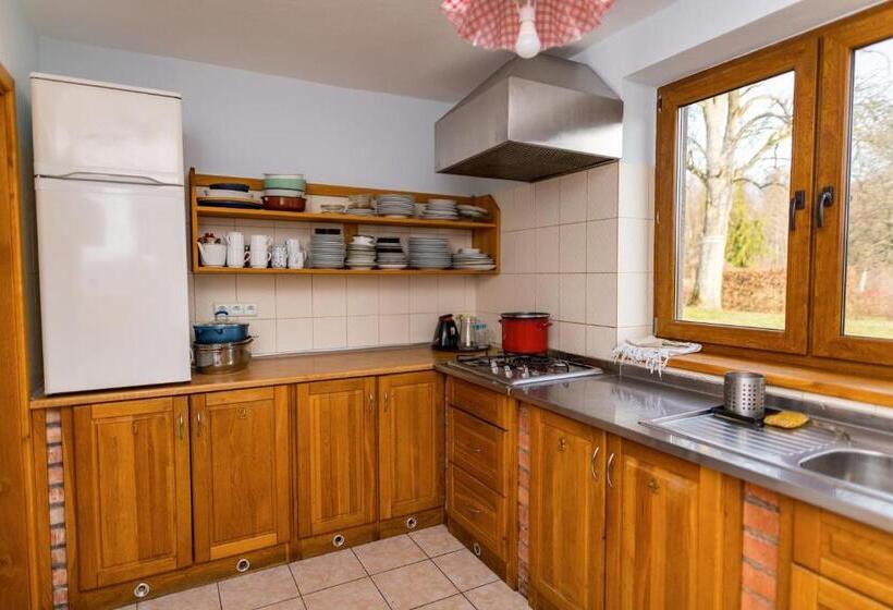 带阳台的三人标准间, Wypoczynek Na Kaszubach Przy Jeziorach I Lasach