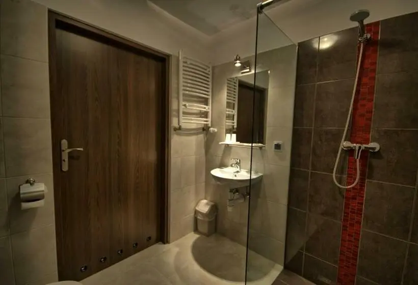 Standard Yhden Hengen Huone, Motel Polonus