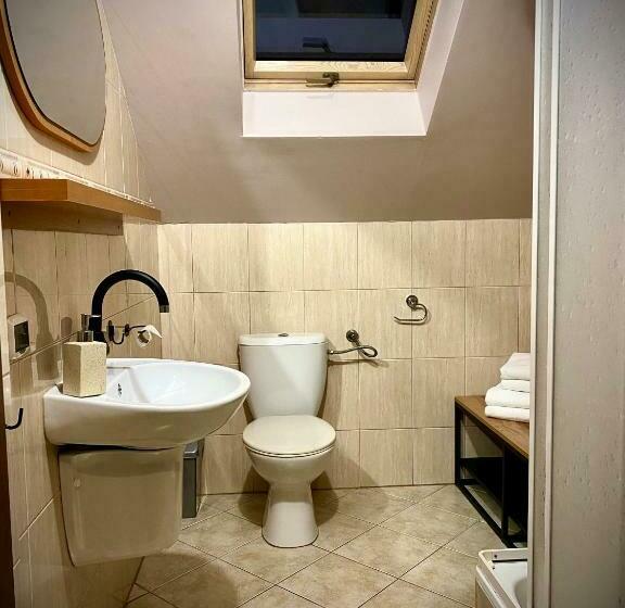 חדר אקונומי לארבעה, Dziki Szynk