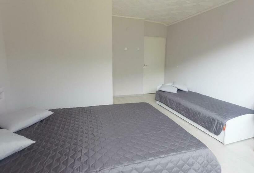 スタンダードトリプルルーム, U Podnóża Kotarza