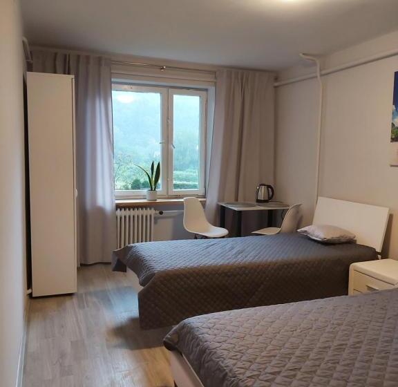 ファミリールーム, U Podnóża Kotarza