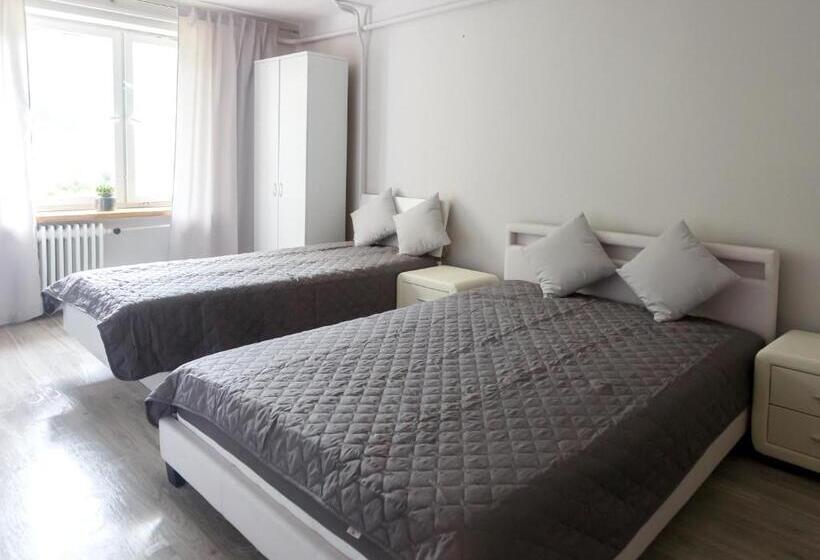 ファミリールーム, U Podnóża Kotarza