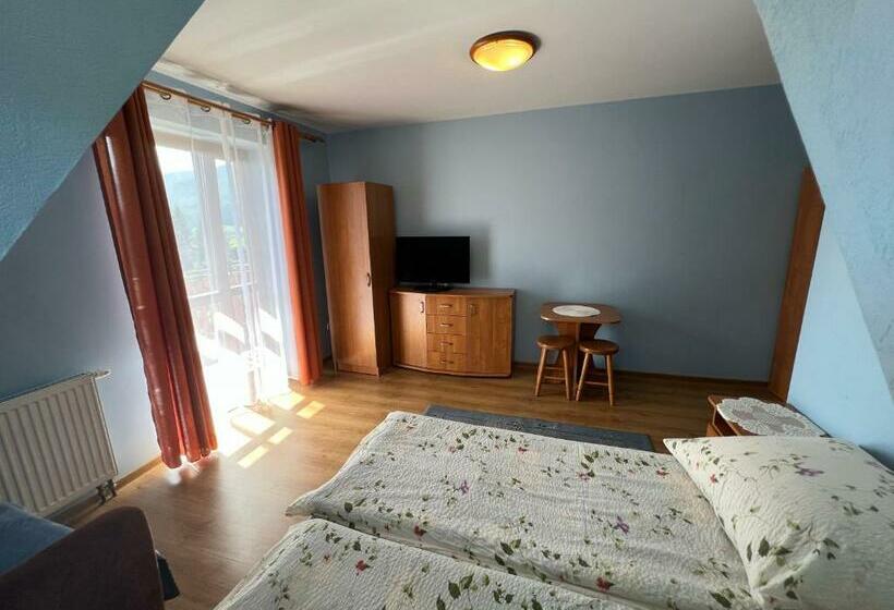 Quarto Triplo Estandar, Willa U Moni