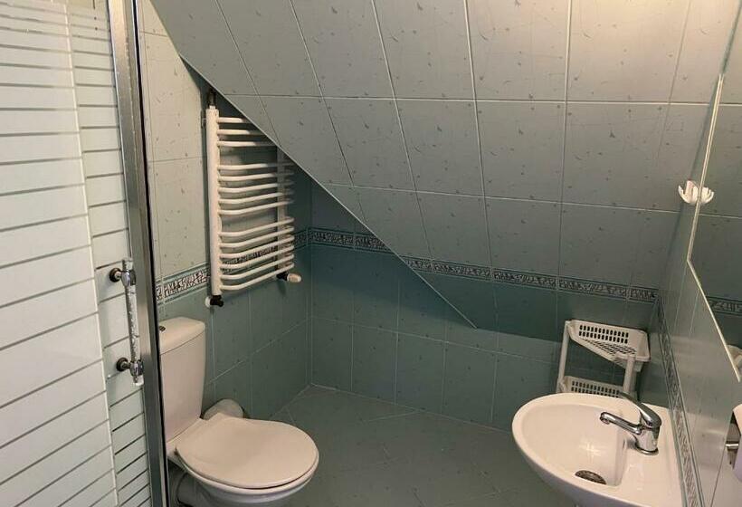 Standard Trippelrum, Willa U Moni