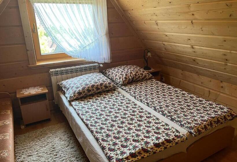 Standard Trippelrum, Willa U Moni