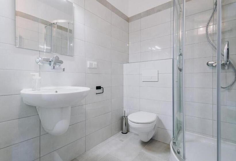 标准间带阳台, West Cadillac Solina