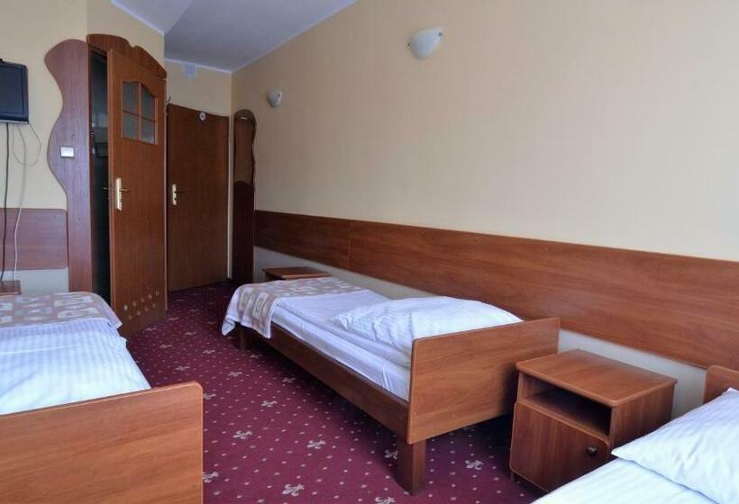 Номер Стандарт Трехместный, Sala Bankietowa I Pokoje Gościnne