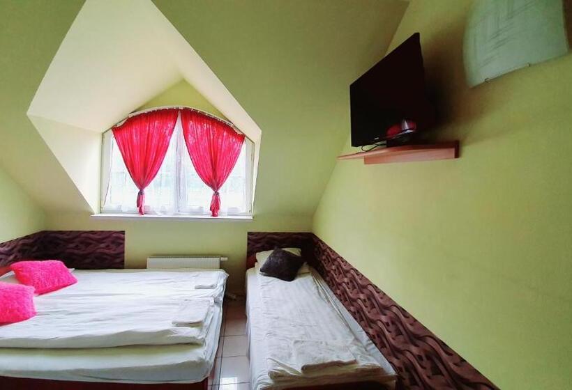 Четырехместный Номер Стандарт, Zajazd Orchidea Hotel 24h