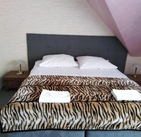 Номер Стандарт, Zajazd Pod Jarem