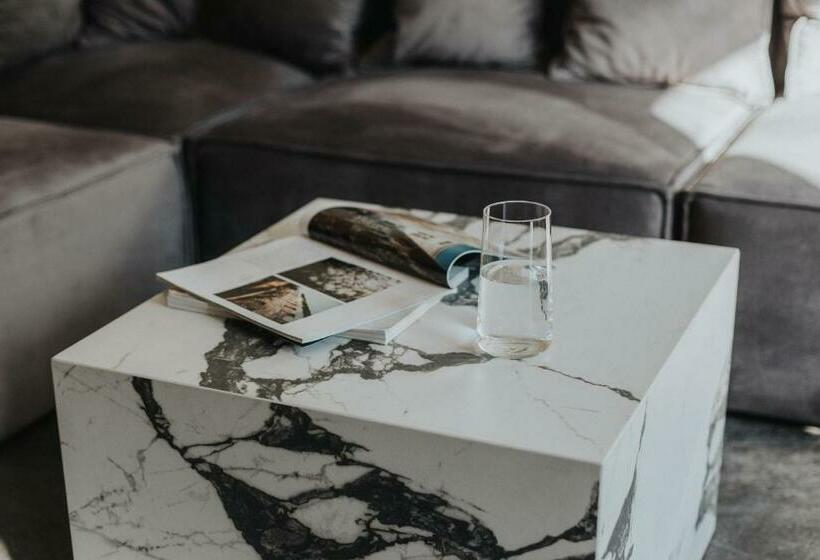 1 Bedroom Penthouse Apartment, Apartamenty Heyer