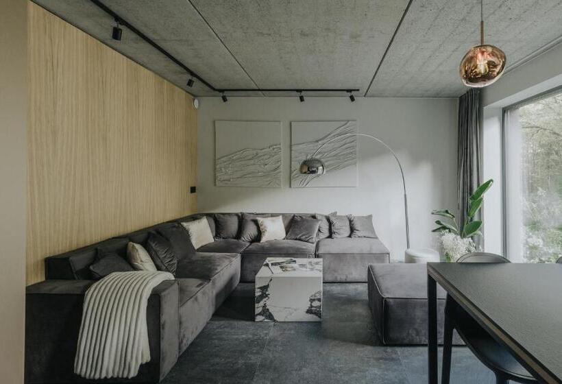 1 Bedroom Penthouse Apartment, Apartamenty Heyer