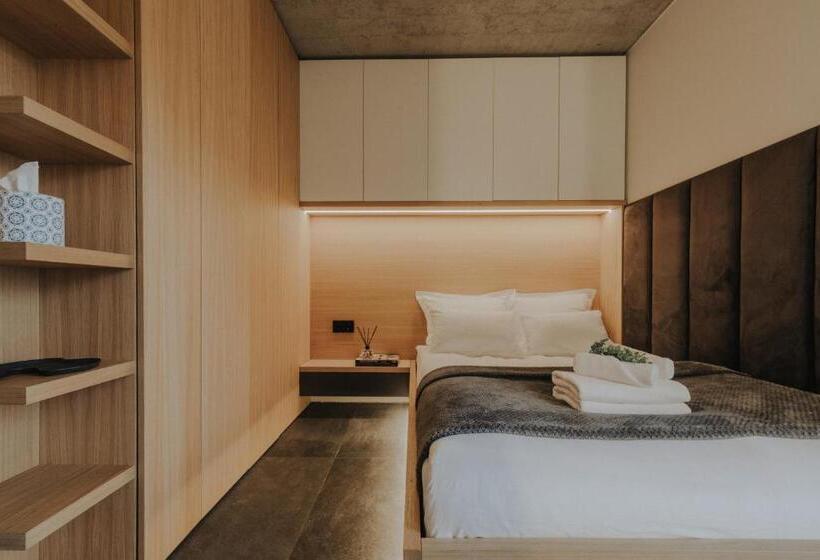 1 Bedroom Penthouse Apartment, Apartamenty Heyer