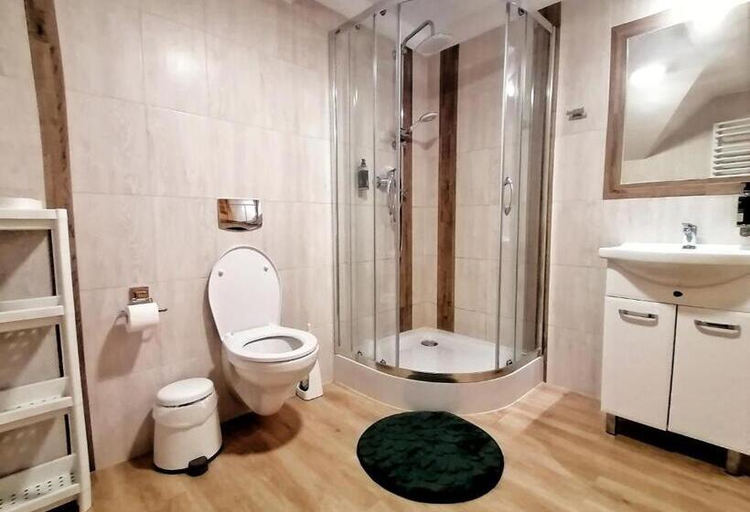Suite with Balcony, Pokoje I Domki Na Szlaku
