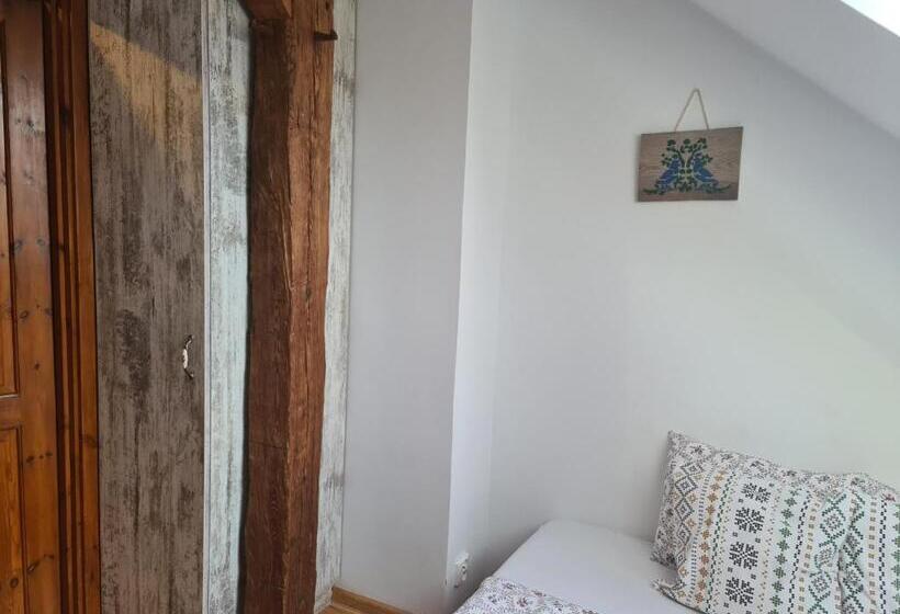 基本间, Swojski Gościniec