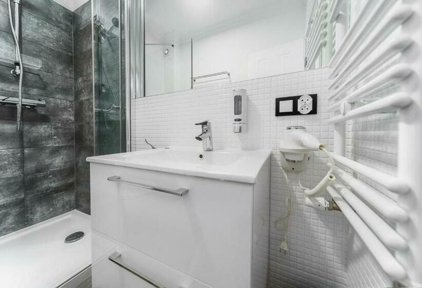 スタンダードルーム, Willa Feria