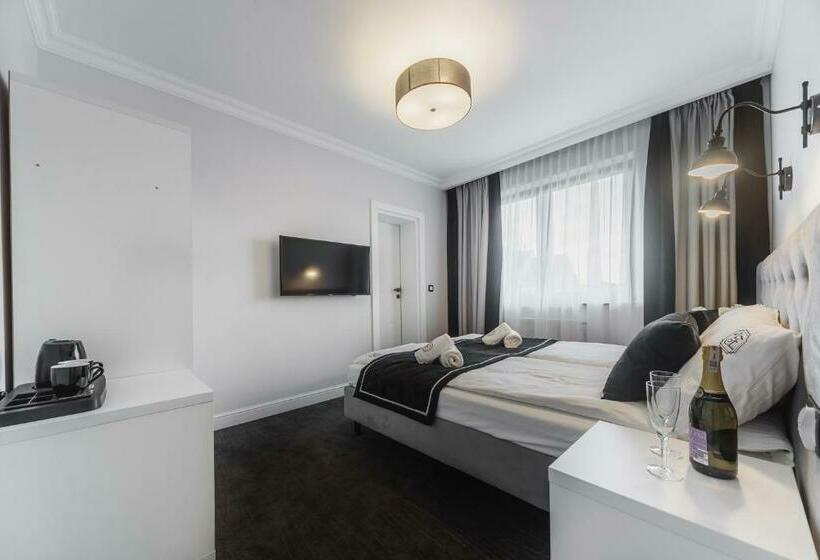 スタンダードルーム, Willa Feria