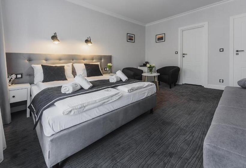 バルコニー付きスタンダードトリプルルーム, Willa Feria