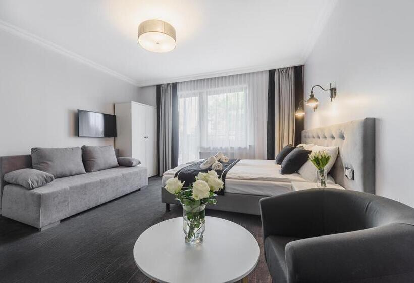 バルコニー付きスタンダードトリプルルーム, Willa Feria