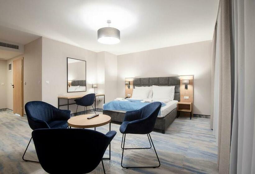 اتاق استاندارد با بالکن, Jarzębata