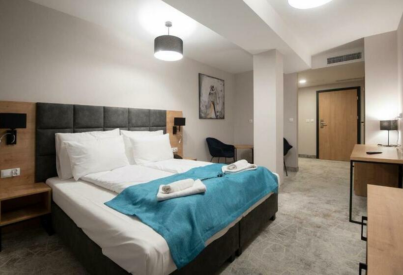 اتاق استاندارد با بالکن, Jarzębata