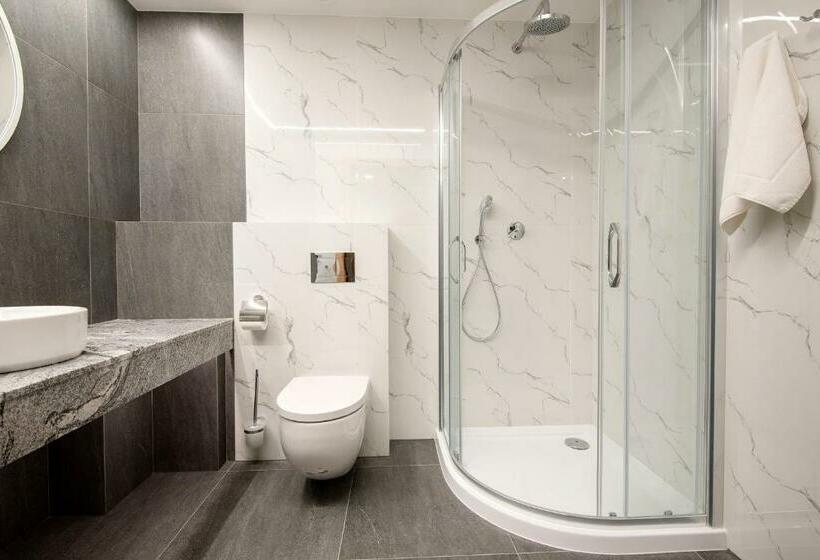 اتاق استاندارد با بالکن, Jarzębata