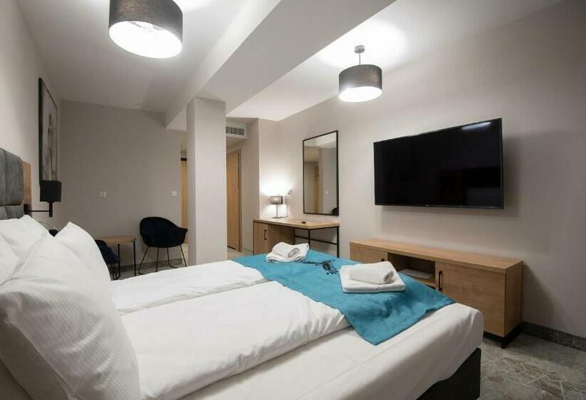 اتاق استاندارد با بالکن, Jarzębata