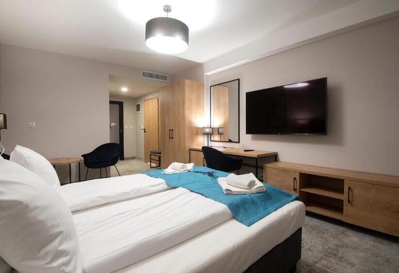 اتاق استاندارد با بالکن, Jarzębata