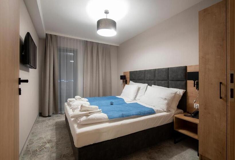 اتاق لوکس سه تخته, Jarzębata