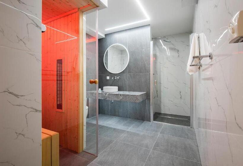 اتاق سوپریور, Jarzębata