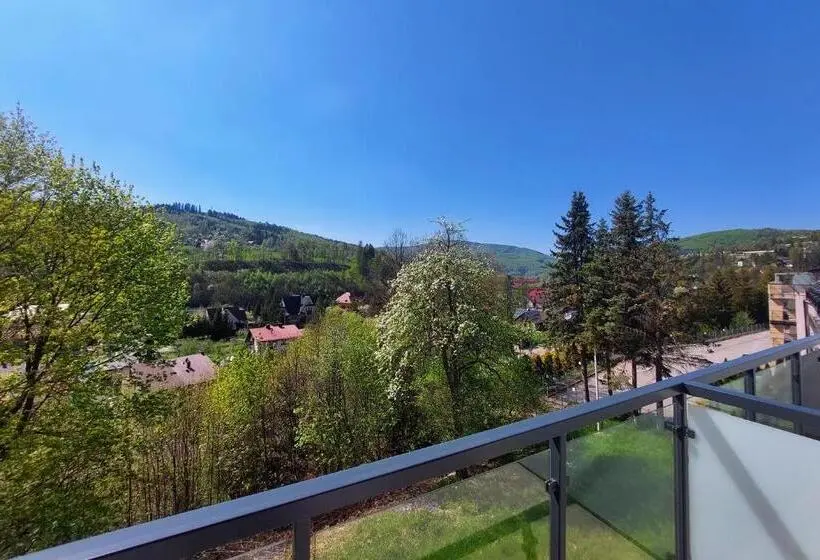 Pokój Trzyosobowy Standard z Balkonem, Jarzębata