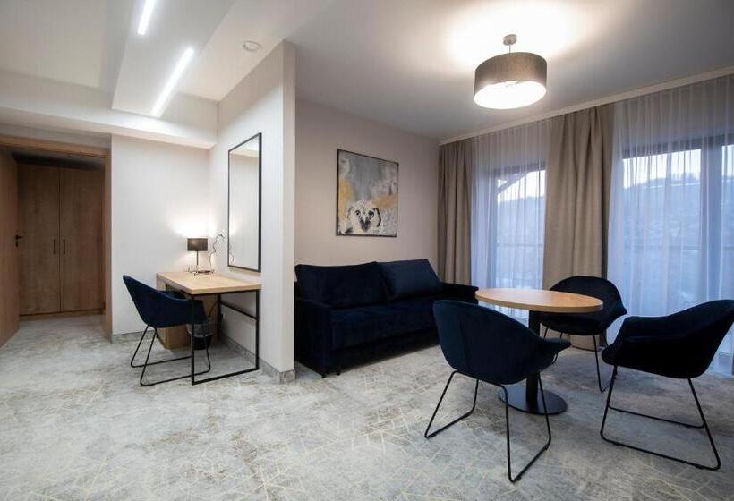 اتاق استاندارد سه تخته با بالکن, Jarzębata