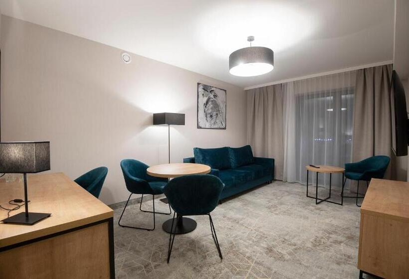 اتاق لوکس سه تخته, Jarzębata