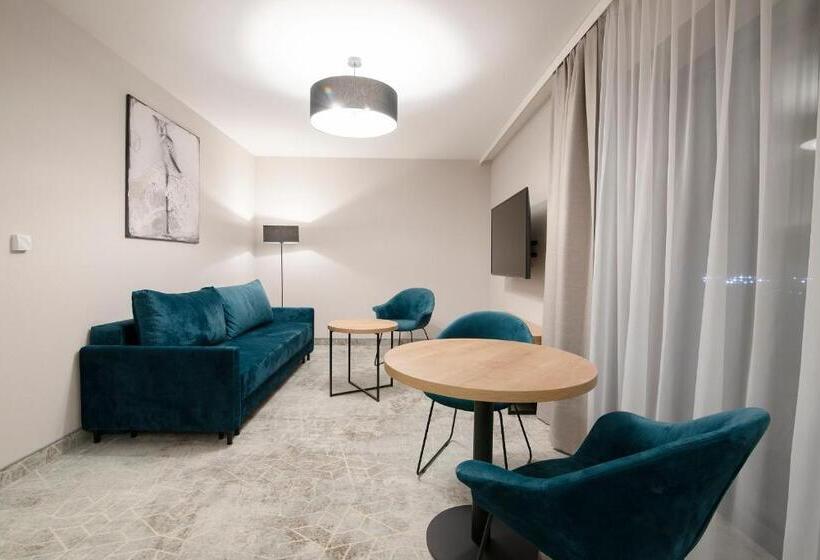 اتاق لوکس سه تخته, Jarzębata