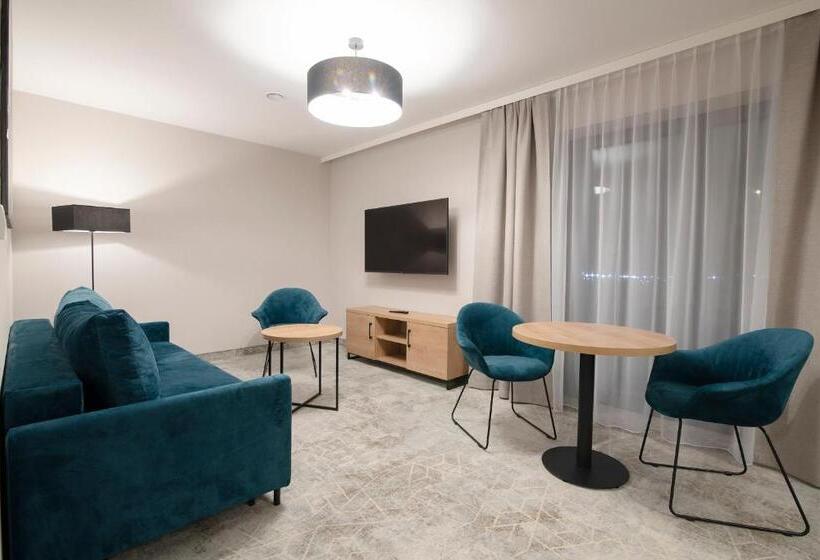 اتاق لوکس سه تخته, Jarzębata