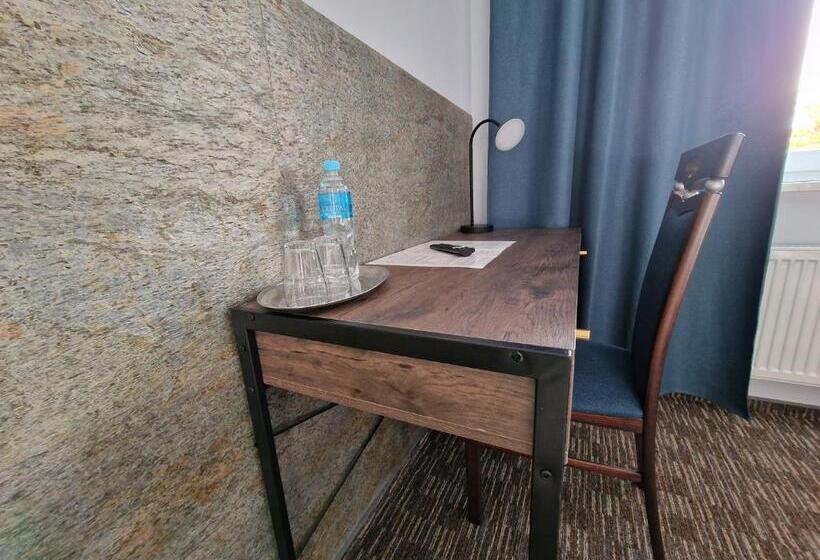 חדר סופריור, Podróżnik