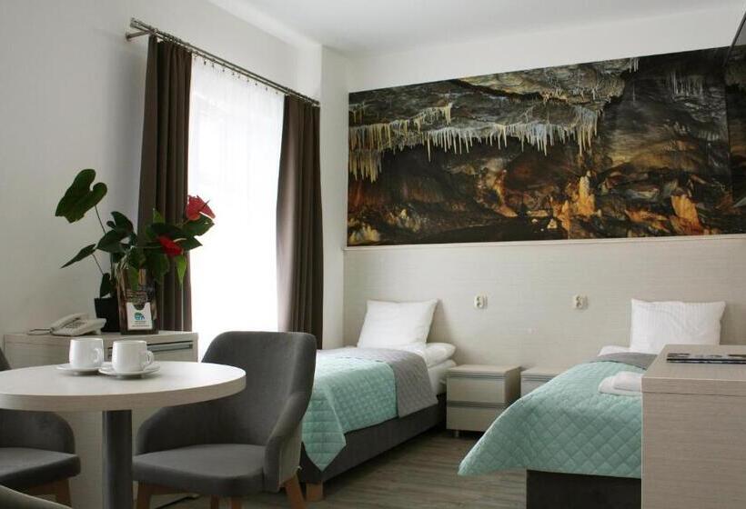 Семейный Номер, Stronie