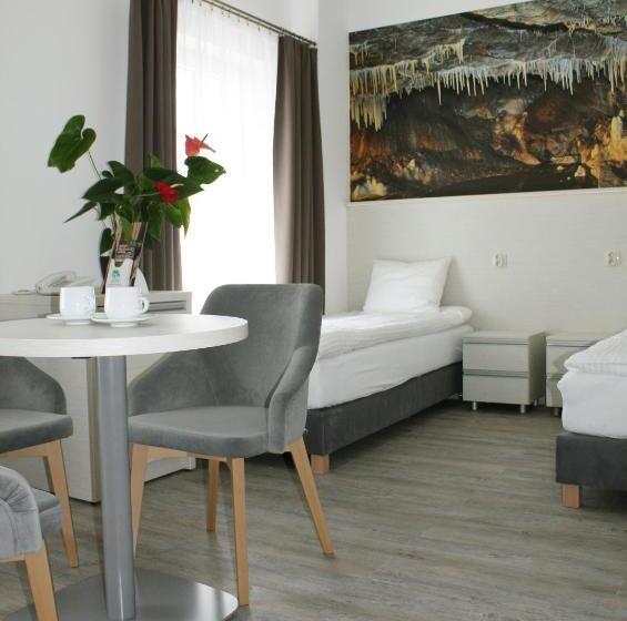 Семейный Номер, Stronie