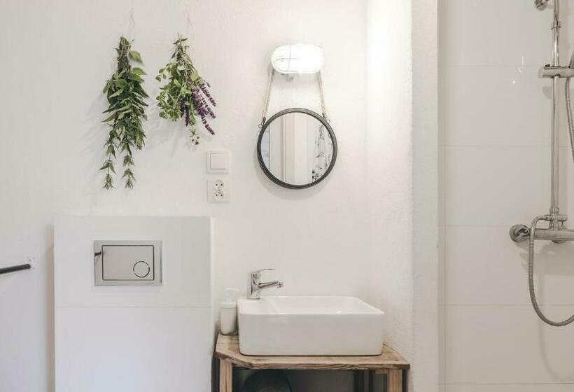 חדר משפחתי, Zapomnienie