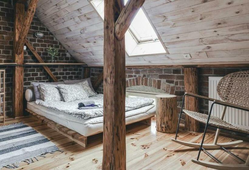 חדר משפחתי, Zapomnienie