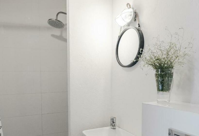 חדר משפחתי, Zapomnienie